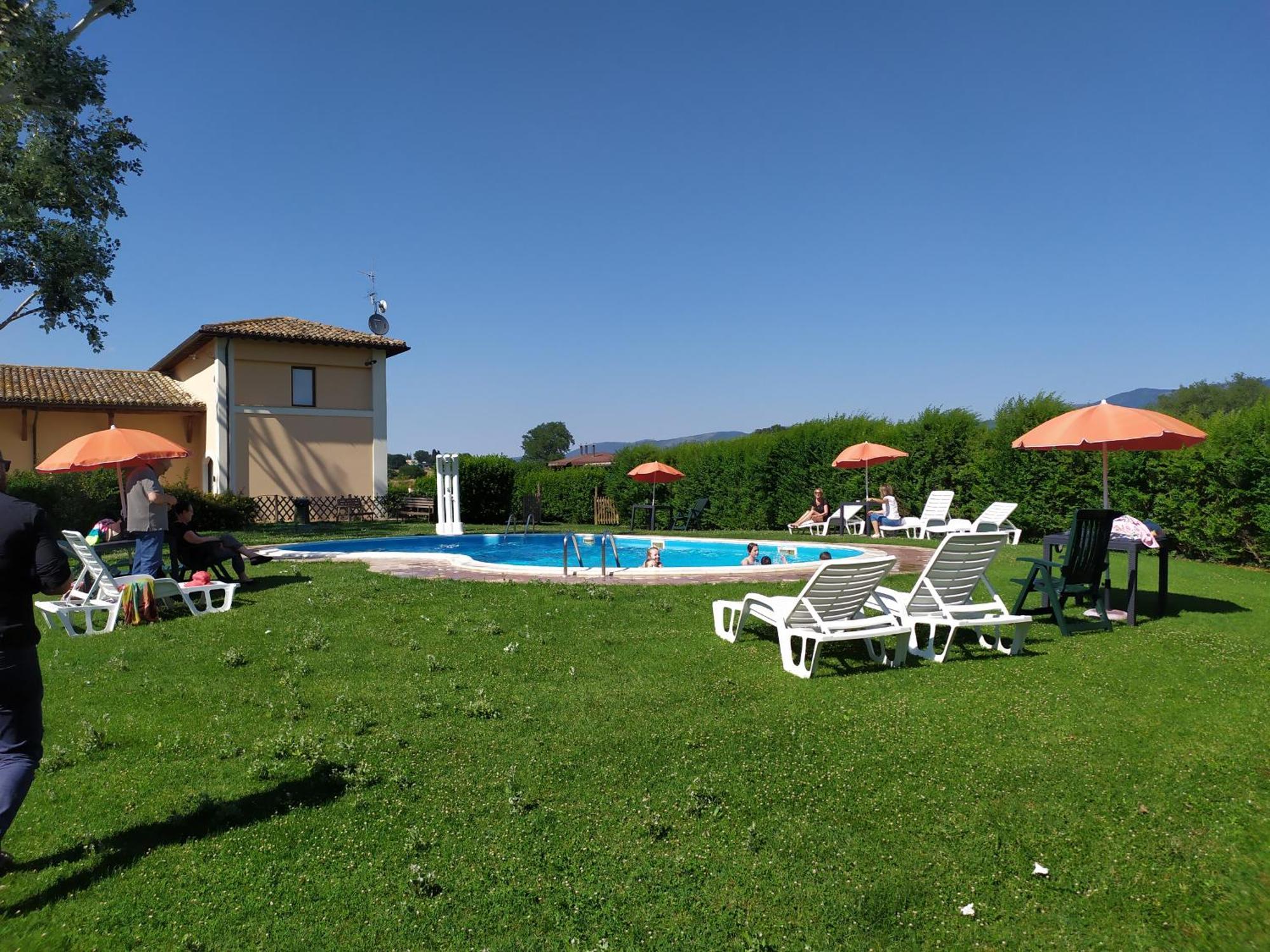 Hotel Villaggio Le Stelline Montefalco Exterior foto